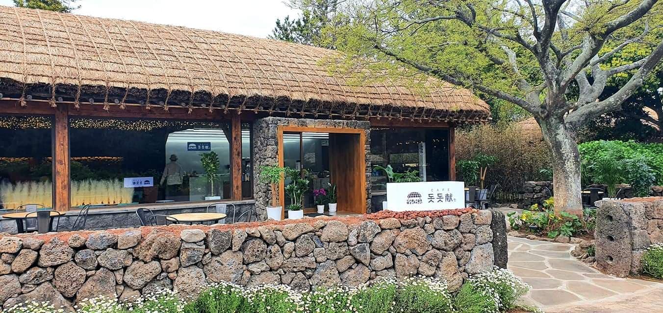 Dotdotheon — Jeju Hanok Café