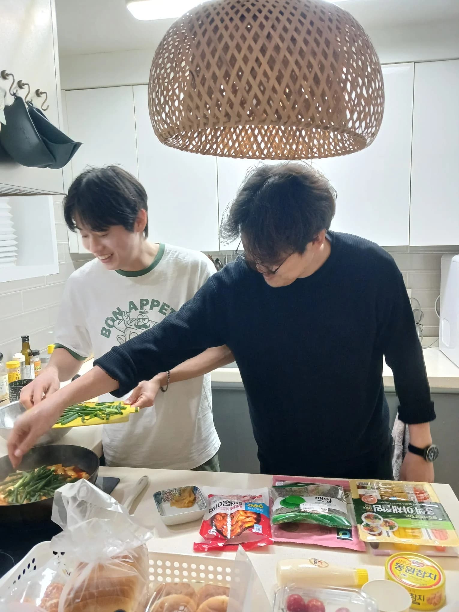 Cooking together in the villa kitchen