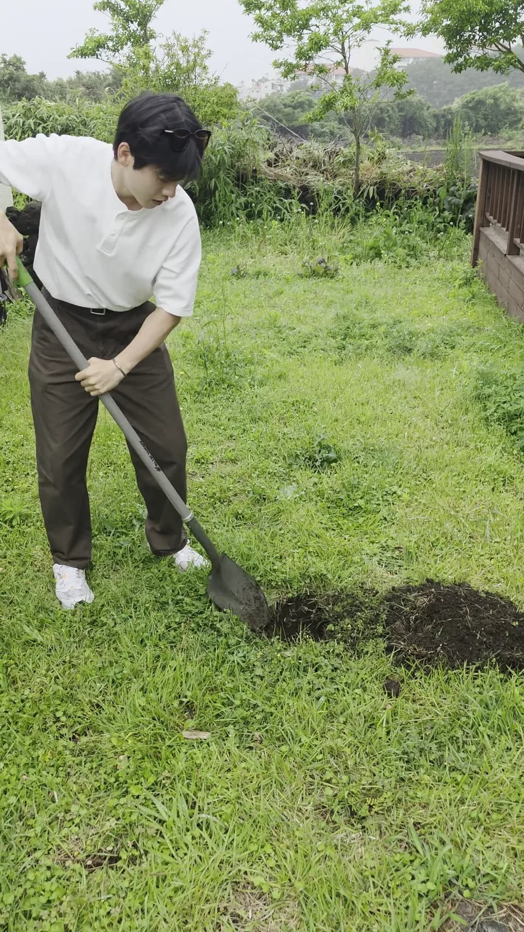 Planting a Sadaqah Jariyah tangerine tree in the villa garden