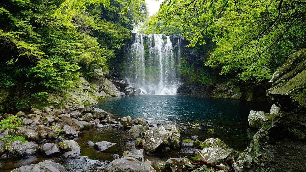 Cheonjeyeon Falls