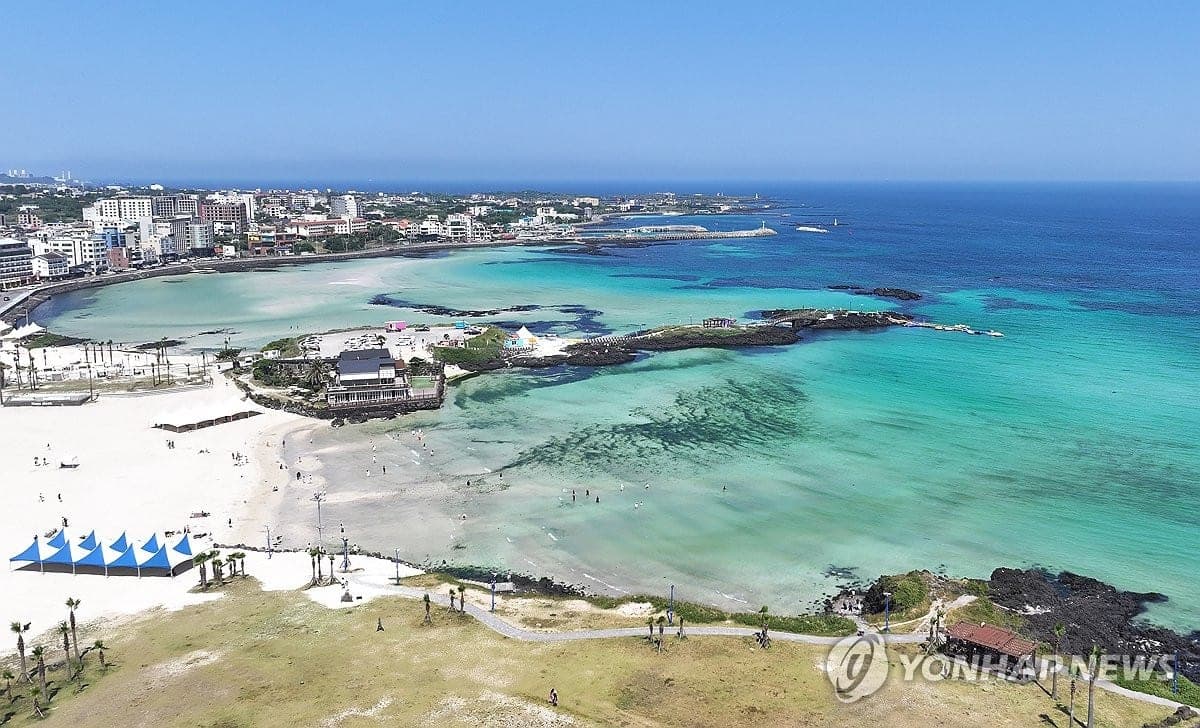 Hamdeok Beach