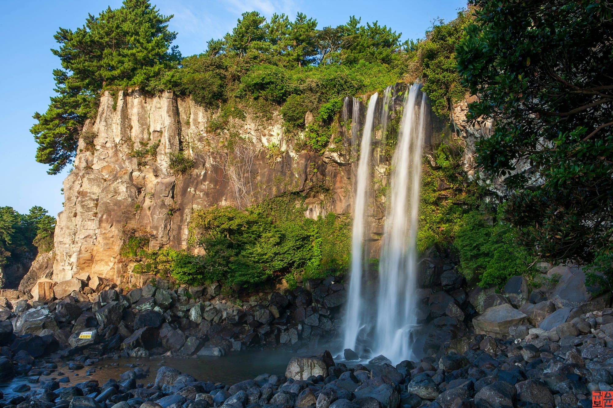 Jeongbang Falls